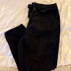Black High-Waist Jeans